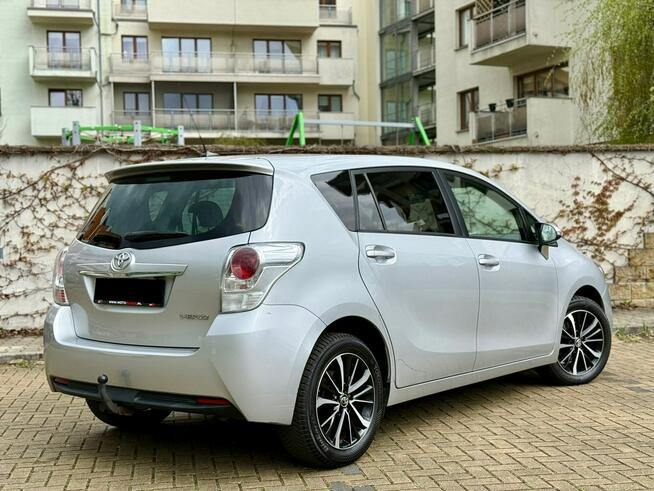 Toyota Verso 1.8 VVT-i Dynamic Tarnowskie Góry - zdjęcie 3