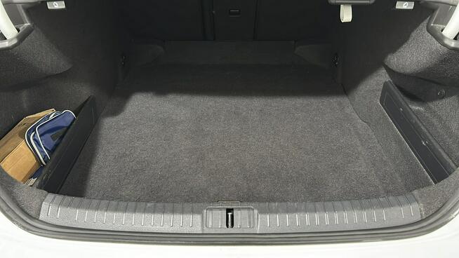Volkswagen Passat 2.0 TSI Elegance DSG sedan Warszawa - zdjęcie 11