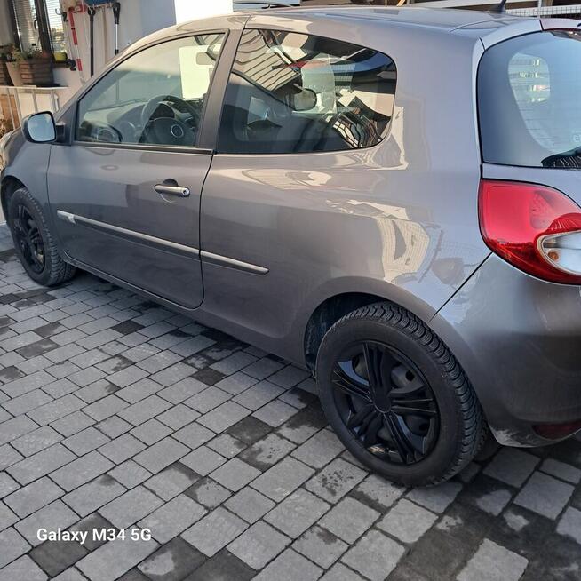 Renault Clio III 1,2 16V 75KM 2013r. (pełna dokumentacja) Śledziejowice - zdjęcie 2