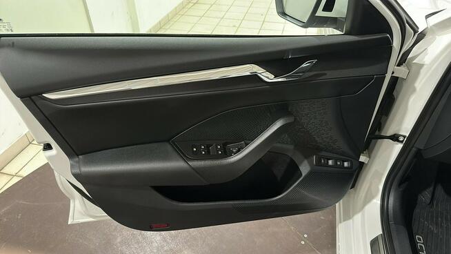 SKODA Octavia Combi 1.4 TSI PHEV iV 150kW DSG Style Swarzędz - zdjęcie 12