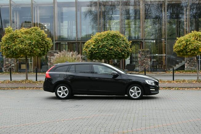Volvo V60 2.0d 120KM Manual 2015r. LED NAVi TEMPOMAT Isofix Kampinos - zdjęcie 7