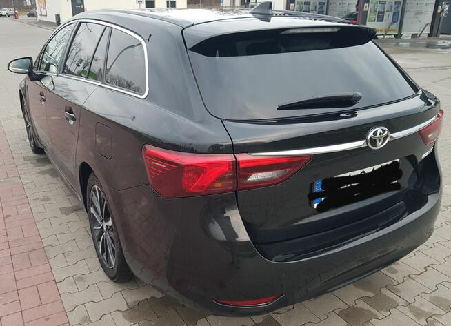 Toyota Avensis 1.8 Valvematic Kombi 2018 t27 Polski Salon Prawiedniki - zdjęcie 10