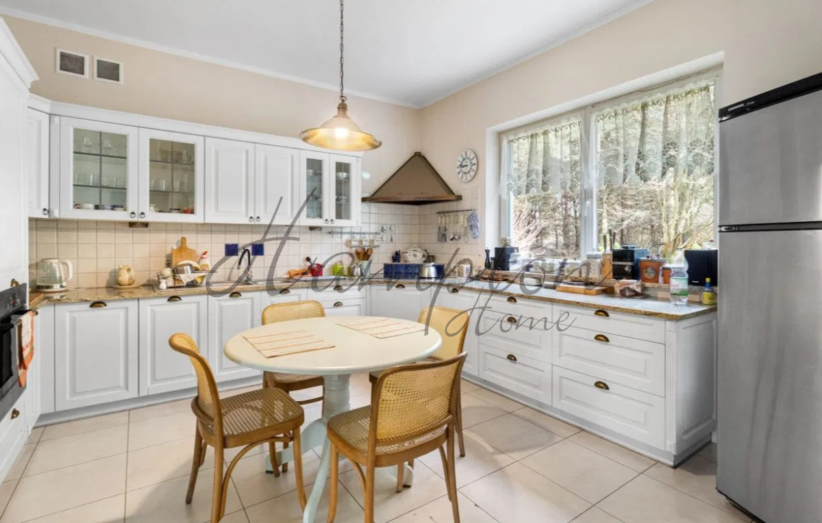 Z potencjałem dom, 4400 działka, duży garaż Strzeniówka - zdjęcie 3