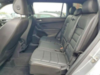 Volkswagen Tiguan / 4x4 / R-Line / niski przebieg / Tarnów - zdjęcie 11
