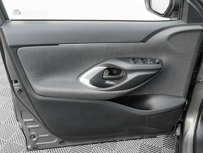 Toyota Yaris Cross 1.5 Comfort AWD K.cof Tempomat aktywny Salon PL Gdańsk - zdjęcie 11