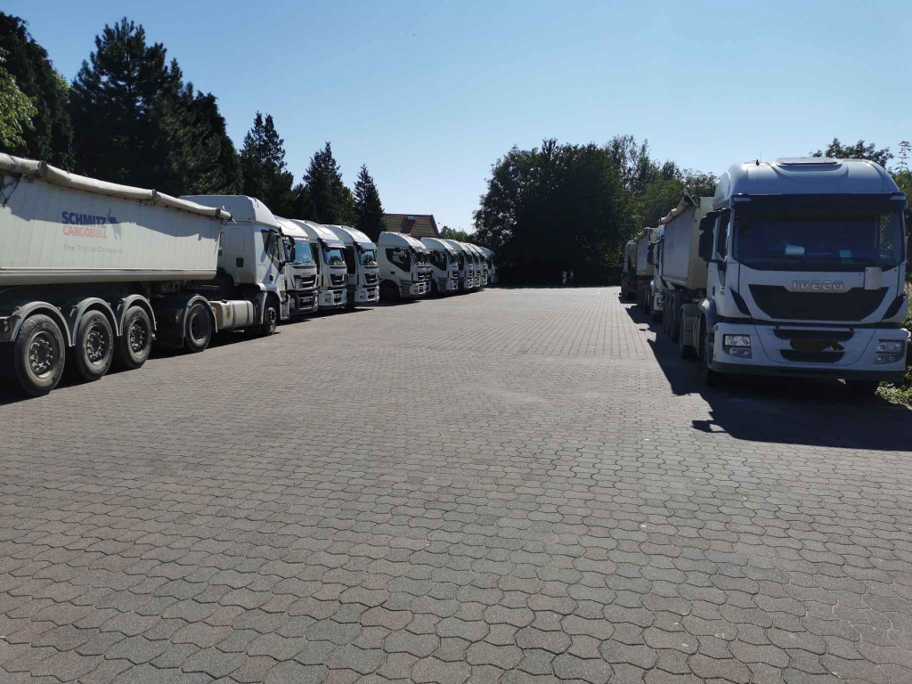 Parking TIR dla firm transportowych, przewozowych Oświęcim - zdjęcie 1