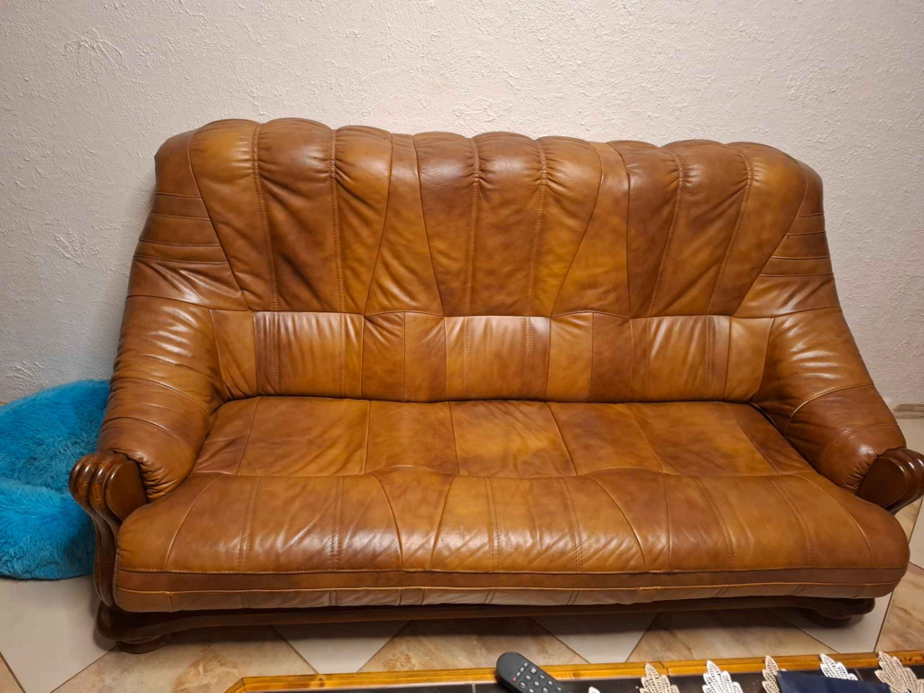 Sprzedam komplet ze skóry Suszec - zdjęcie 1