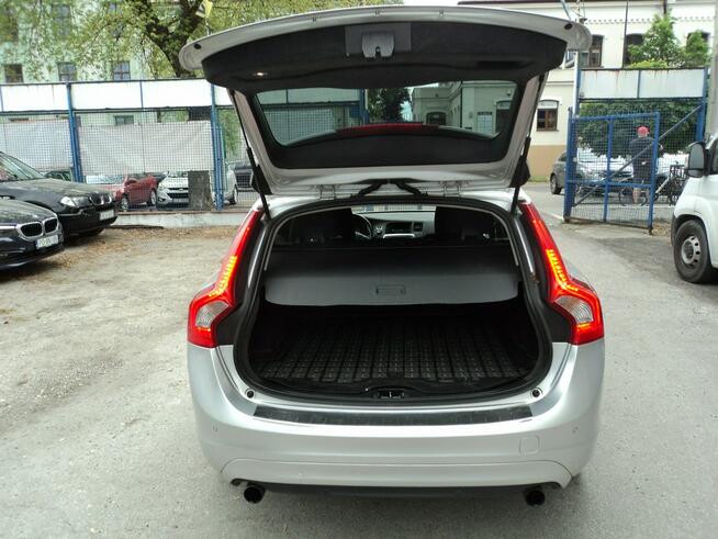 sprzedam ładne VOLVO V60 1.6 B 150KM STAN WZOROWY POLECAM Lublin - zdjęcie 7