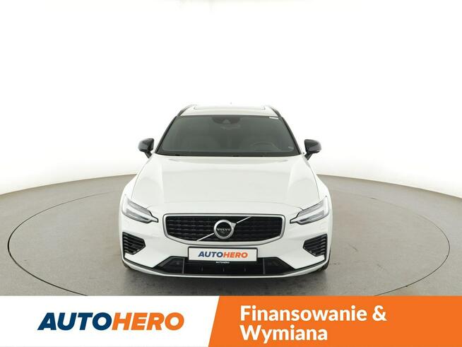 Volvo V60 PHEV 4x4 skóra/alcantara full LED panorama navi kamery Warszawa - zdjęcie 11