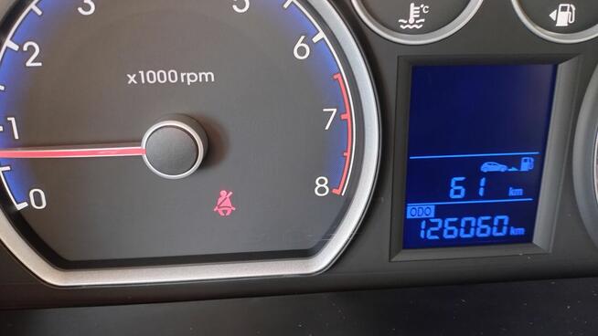 Hyundai i30 benzyna mały przebieg Konarzyce - zdjęcie 8