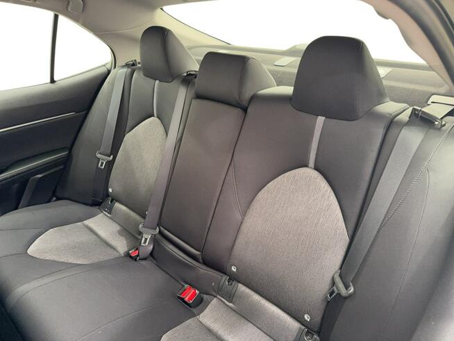 Toyota Camry 2.5 Hybrid Comfort CVT Sedan Warszawa - zdjęcie 12