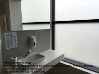 Okno w łazience -Zasłaniamy okno w łazience- Oklejamy okna łazienkowe Ochota - zdjęcie 4