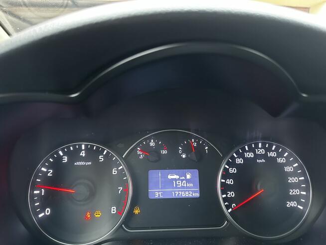 Sprzedam Kia Carens Władzimirów - zdjęcie 4