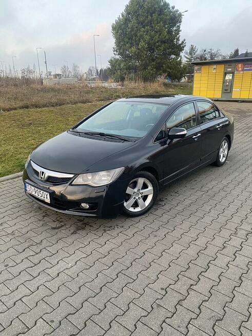 Honda Civic VIII Sedan 1.8Benz Automat Krajowy Sosnowiec - zdjęcie 3