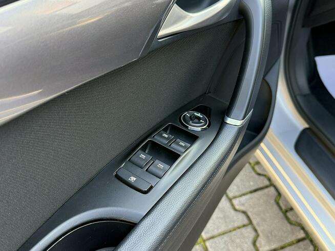 Hyundai i40 CW 1.7CRDi 136KM/Premium/Led/Tempomat/Alu16/SerwisASO Węgrów - zdjęcie 9