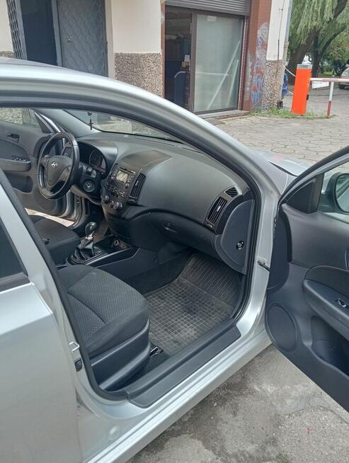 Sprzedam Hyundai I30 1.4 benzyna 2010 rok Śródmieście - zdjęcie 9