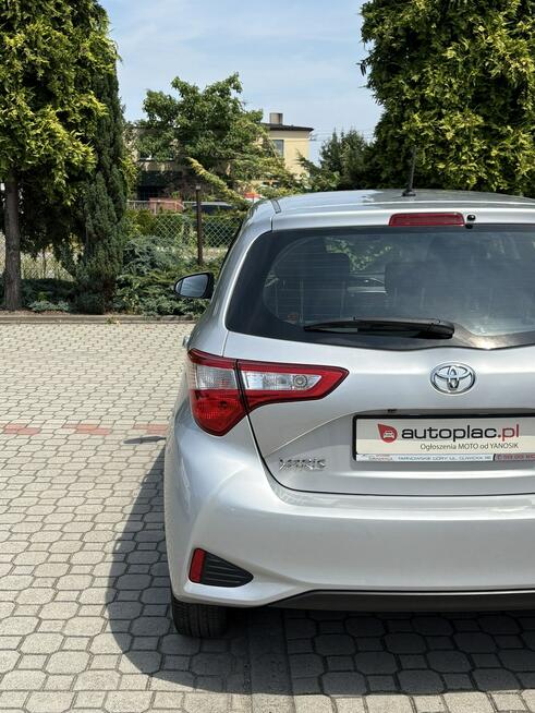 Toyota Yaris Rezerwacja Tarnowskie Góry - zdjęcie 12