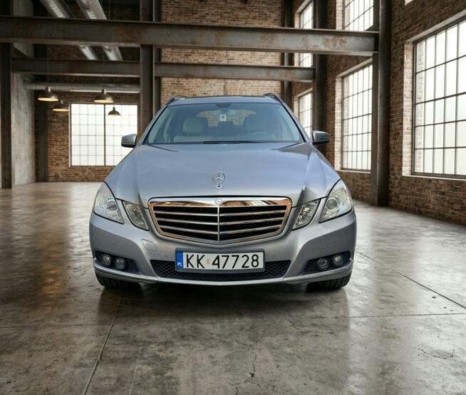 Mercedes E 220 LED Szyberdach Skóry stan bdb Kraków - zdjęcie 2
