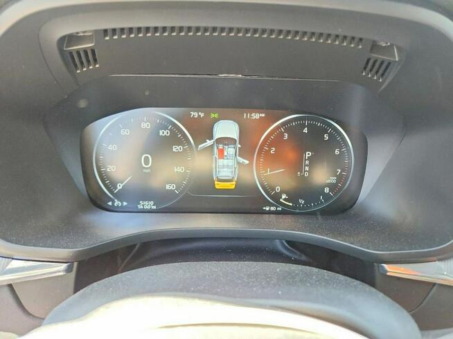 Volvo XC 60 / AWD / bogata wersja / niski przebieg Tarnów - zdjęcie 9
