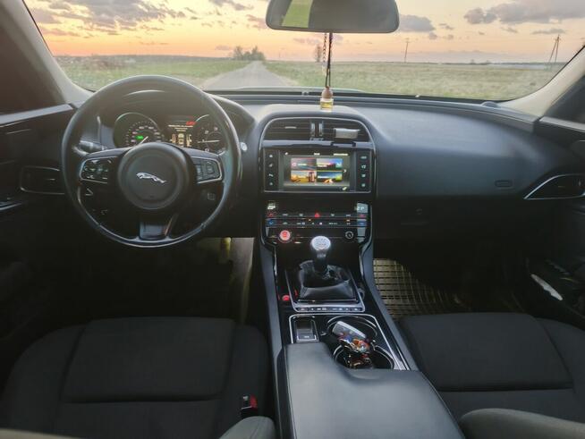 Jaguar XE 2015r Kielce - zdjęcie 2