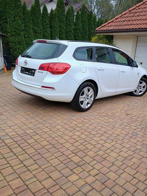Opel Astra J 1,6 CDTI Sports Tourer, 2014r. Poznań - zdjęcie 5
