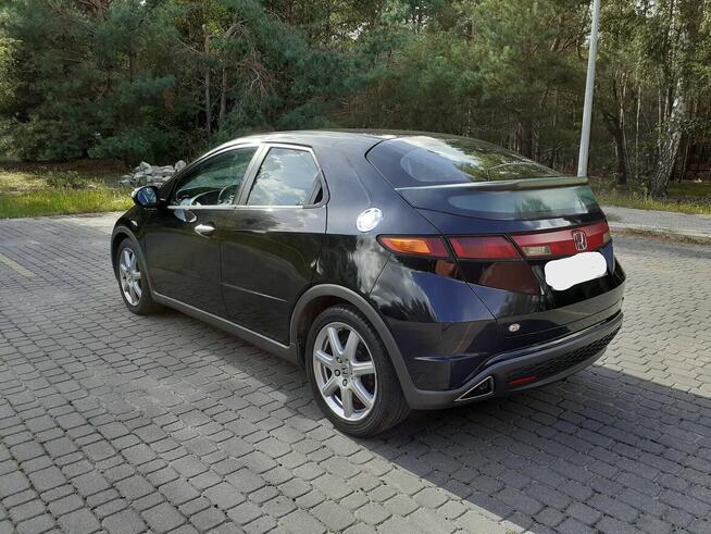 Honda Civic VIII 2.2i-CTDi Executive Wałdowo Szlacheckie - zdjęcie 3
