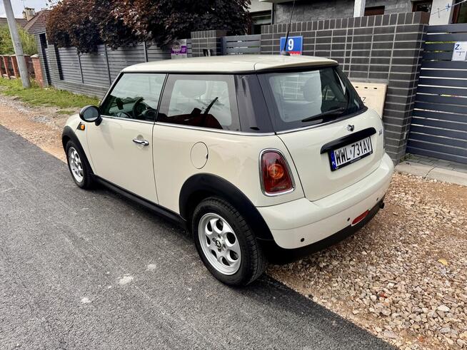 Piękny i zadbany MINI ONE 1.6 benzyna, bezwypadkowy i serwis Marki - zdjęcie 2