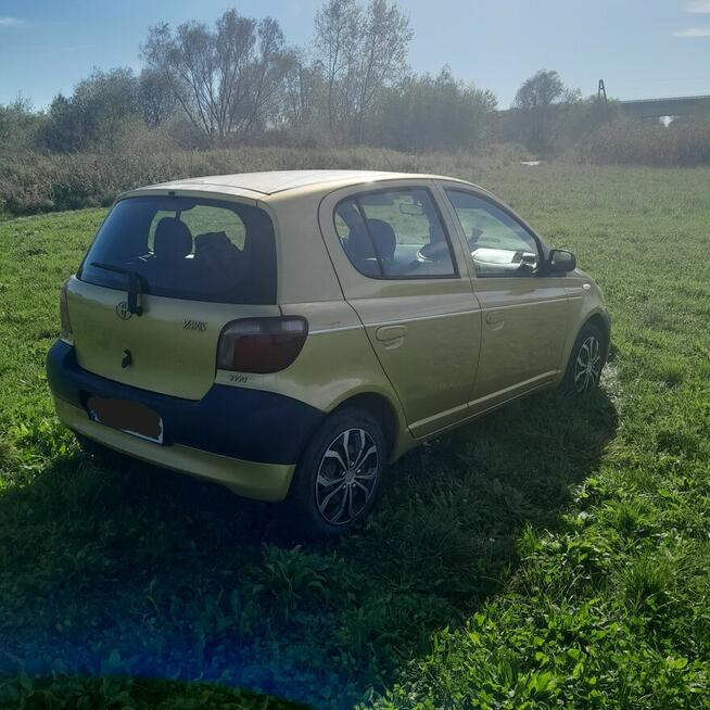 Toyota Yaris 2001, 5 drzwi, dobry stan oszczędna Piła - zdjęcie 3