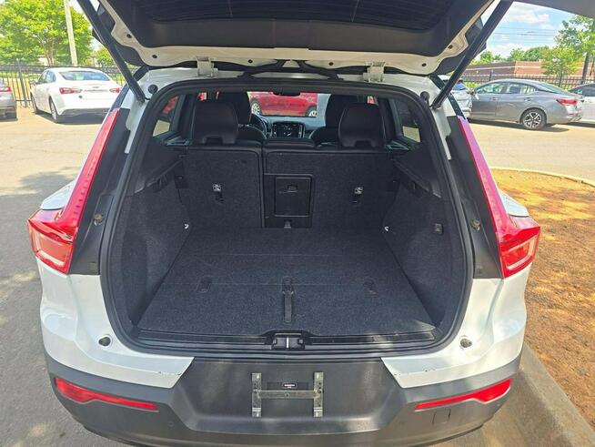 Volvo XC 40 R-Design / 4x4 / niski przebieg Warszawa - zdjęcie 12