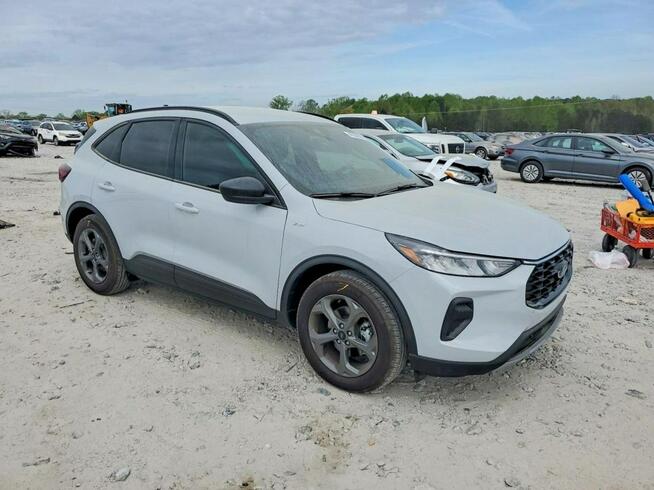 Ford Escape / Bogata wersja / auto jak nowe / automat Tarnów - zdjęcie 1