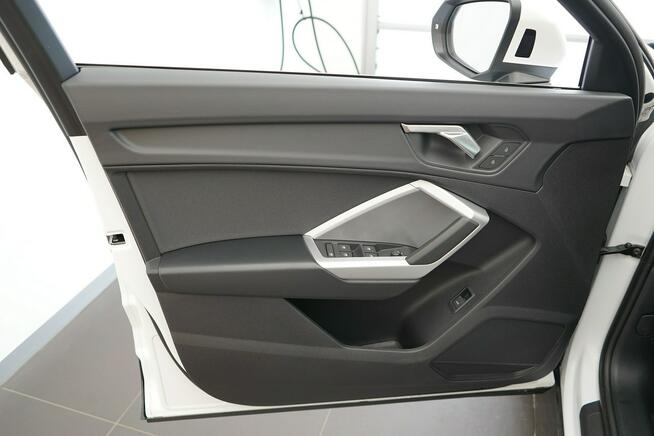 Audi Q3 35TFSI 150KM Manual Virtual Kamera MartwePole Asystenci Alu17 Kielce - zdjęcie 7