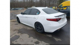 Alfa Romeo Giulia / 4x4 / 2.0 280KM / niski przebieg / Tarnów - zdjęcie 7