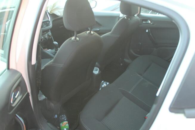 Peugeot 208 Ostrów Wielkopolski - zdjęcie 6