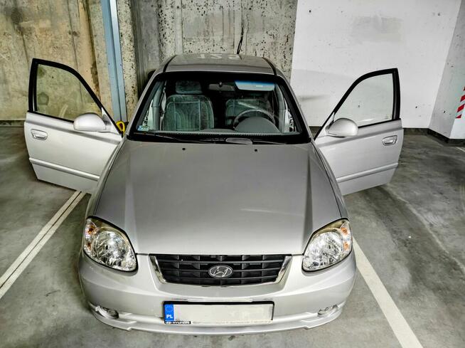 Hyundai Accent II 1.3 GLS 88KM 2005 Białystok - zdjęcie 2