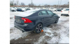 Volvo S60 / 4x4 / Niski przebieg / Tarnów - zdjęcie 6
