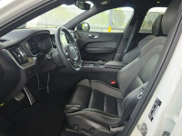 Volvo XC 60 AWD / R-Design / niski przebieg Warszawa - zdjęcie 7