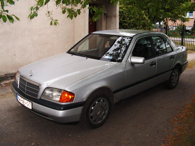 Mercedes C klasa 2,0 Diesel 1994r Września - zdjęcie 3