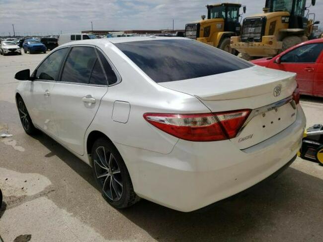 Toyota Camry 2017, 2.5L, LE, po gradobiciu Warszawa - zdjęcie 3