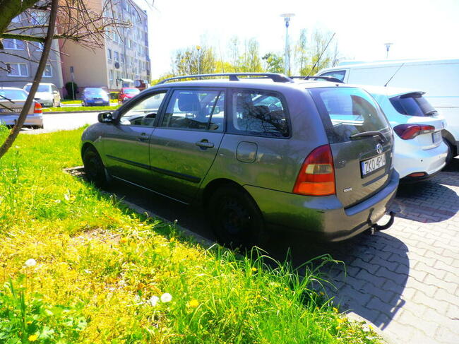 TOYOTA COROLLA KOMBI Oleśnica - zdjęcie 8