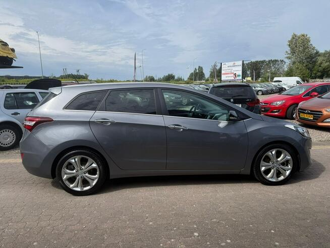 Hyundai i30 II KOMBI 1.6 CRDi 110 KM | 2014 | 184 tys. km | ASO | Słupsk - zdjęcie 8