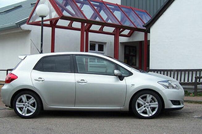 Toyota auris Wilkanowo - zdjęcie 1