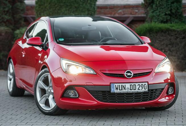 Opel Astra GTC 2.0CDTi 195KM ! Super Stan ! Serwisowana ! Zwoleń - zdjęcie 4