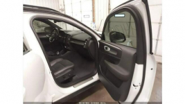 Volvo XC 40 AWD / bogata wersja / niski przebieg Warszawa - zdjęcie 10