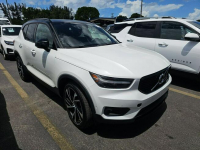 Volvo XC 40 R-Design / AWD / niski przebieg