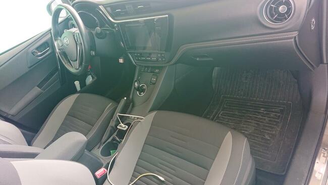Toyota Auris Hybryda Marki - zdjęcie 9