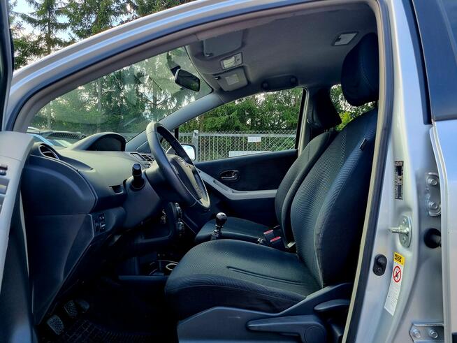 Toyota Yaris Serwis Multifunkcja CLimatronic Zarejestrowany! Szczecin - zdjęcie 9