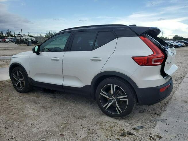 Volvo XC 40 / 2.0 250KM / 4x4 / Bogate wyposażenie / Tarnów - zdjęcie 5