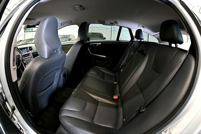 Volvo V60 Cross Country 2.0 150KM D3 Skóra Navi Led Climatronic Pdc Płock - zdjęcie 9