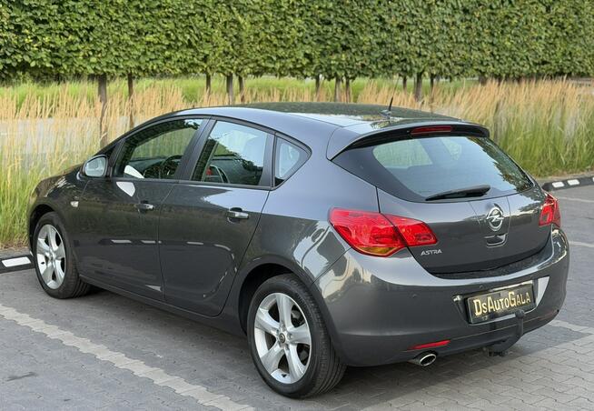 Opel Astra Zwoleń - zdjęcie 9