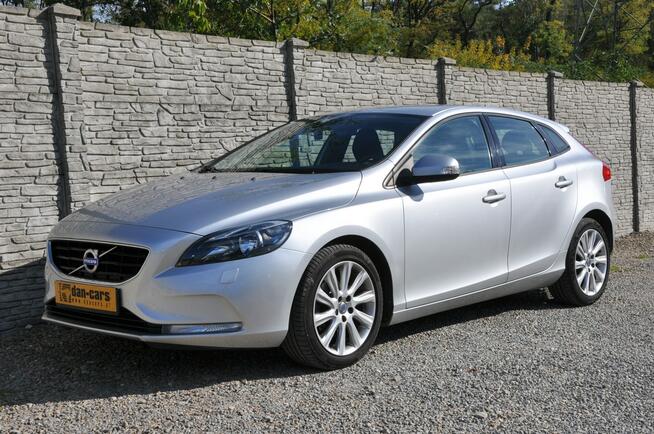 Volvo V40 1.6T 150KM T3 Momentum Nowy Rozrząd i Oleje Niski przebieg Dąbrowa Górnicza - zdjęcie 1